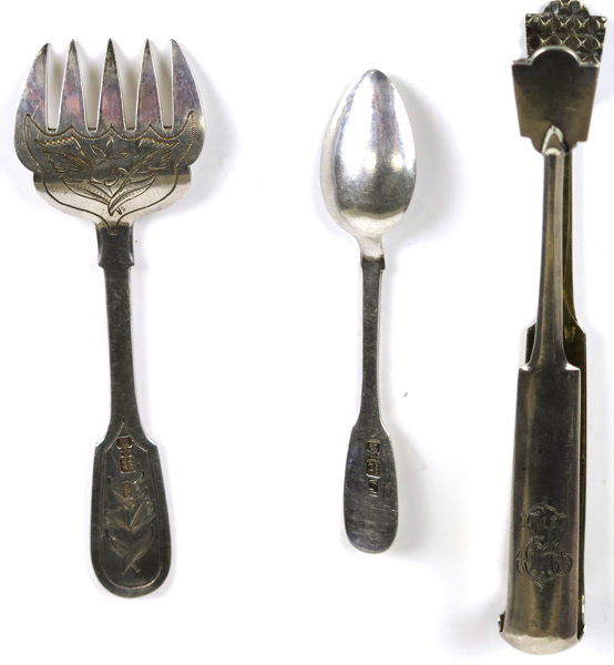 3 delar silver, Ryssland, 1800-talets 2 hälft, sillgaffel, thesked samt sockertång,_6463a_lg.jpeg