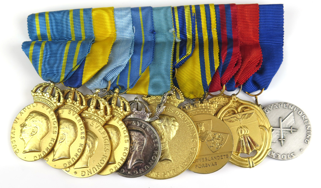 Släpspänne med 9 silvermedaljer (1 vitmetall); FBU, Hemvärnet med flera,_6590a_8d8d1cf191062dd_lg.jpeg