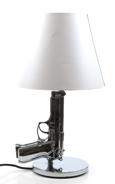Starck, Philippe för FLOS, bordslampa, kromad aluminium, Bedside Gun Lamp_6799a_8d8d66ef306f782_lg.jpeg