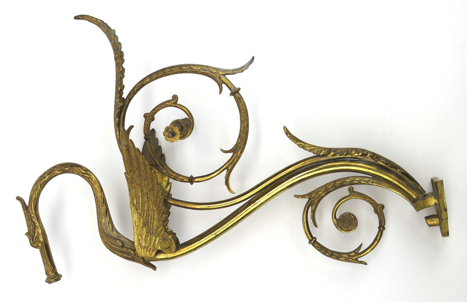 Vägglampett, förgylld brons, 1800-talets slut, dekor av fabeldjur, akantus mm,_7069a_8d8d8bb4a2df03f_lg.jpeg