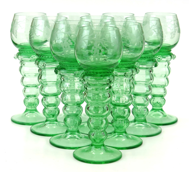 Vitvinsglas, 10 st, grön glasmassa, så kallade remmare,_7278a_8d8e24bd9644f2a_lg.jpeg