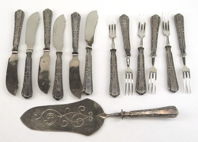 Parti fiskbestick, silver och stål, Tyskland, 1900-talets början, _7679a_8d8eebc702146fa_lg.jpeg