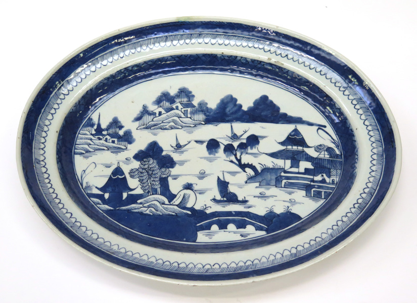 Fat, porslin, Kina, Jiaqing (1796-1820), blå underglasyrdekor av Willow-mönster, _9228a_lg.jpeg