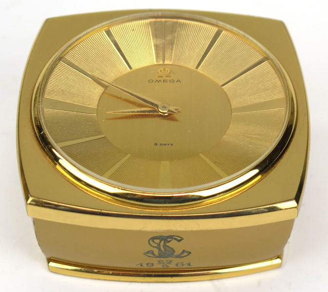 Skrivbordsur, så kallad Paperweight clock, förgyld metall, Omega, modell 5540, omkring 1960,_9293a_8d91c461d55e785_lg.jpeg