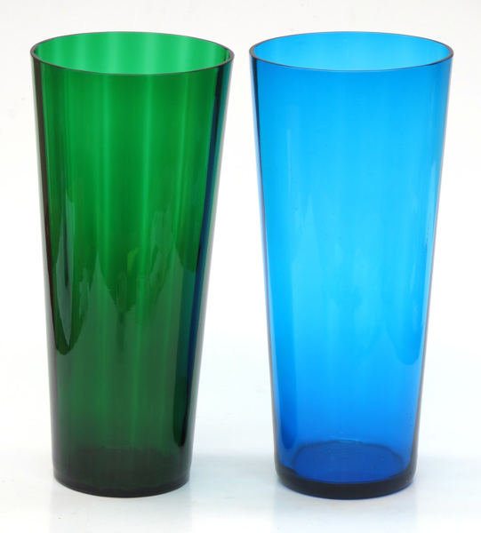 Okänd designer, vaser, 1 par, blå- respektive grön glasmassa, _9772a_lg.jpeg